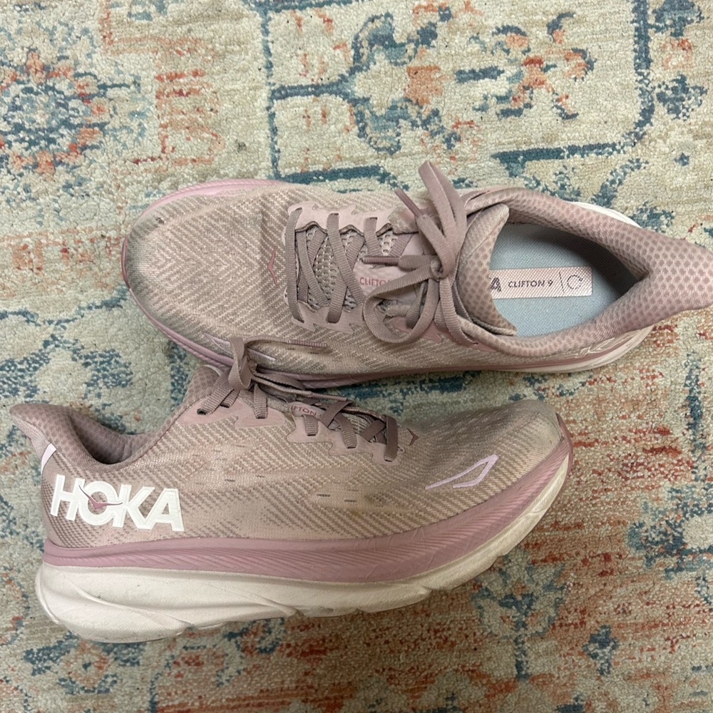 Hoka Clifton 9